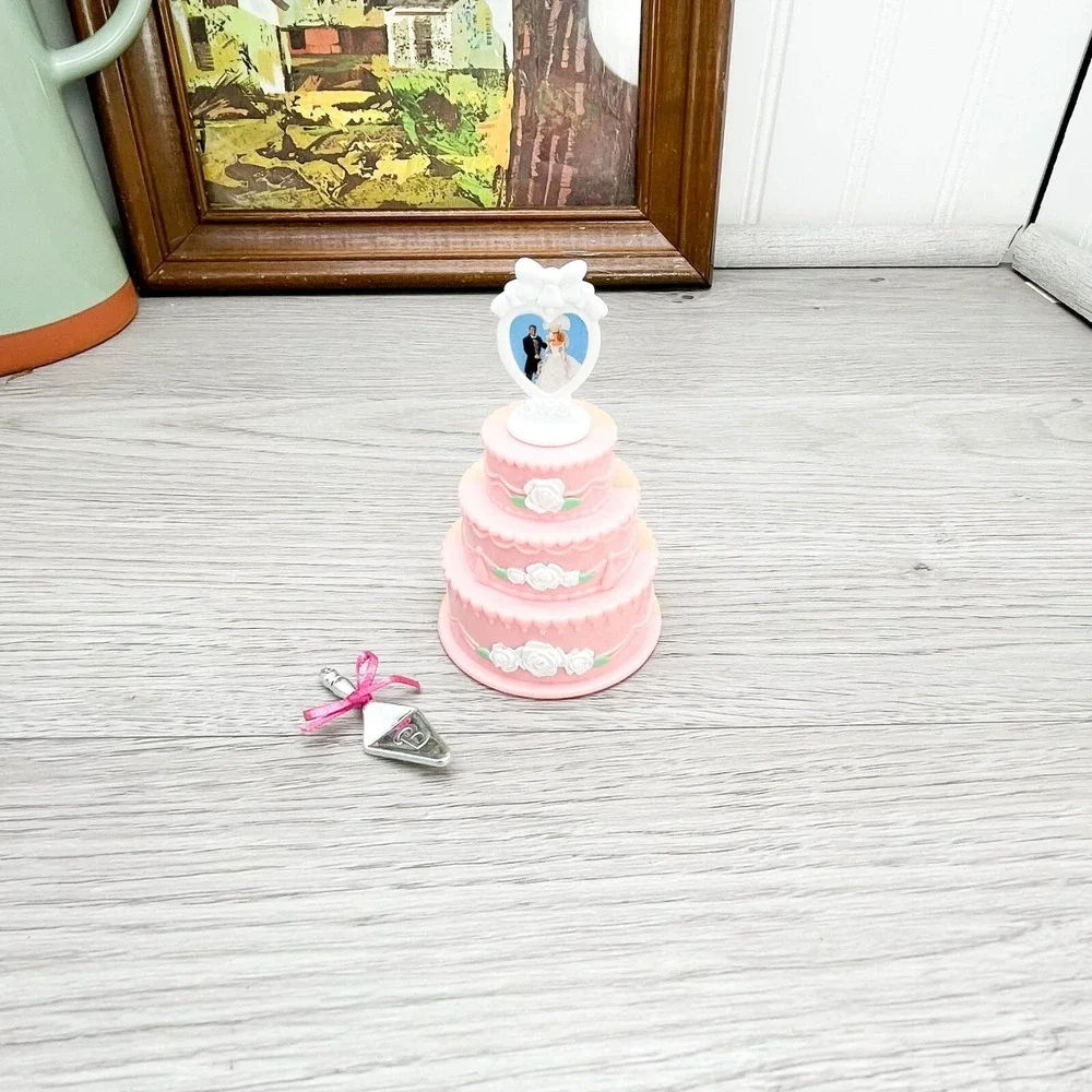 Vintage Barbie Wedding Cake Set Pretty Treasures with Silver Serving‎ Spatula